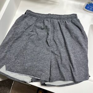 Lululemon Men's Linerless Surge Short 5" XS - Grey